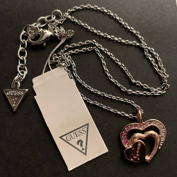 *NEW* GUESS Heart Necklace - Picture 6 of 7